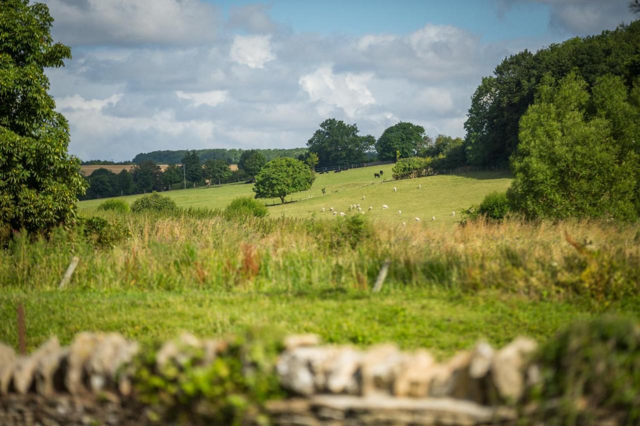 The Three Horseshoes Asthall Exterior photo