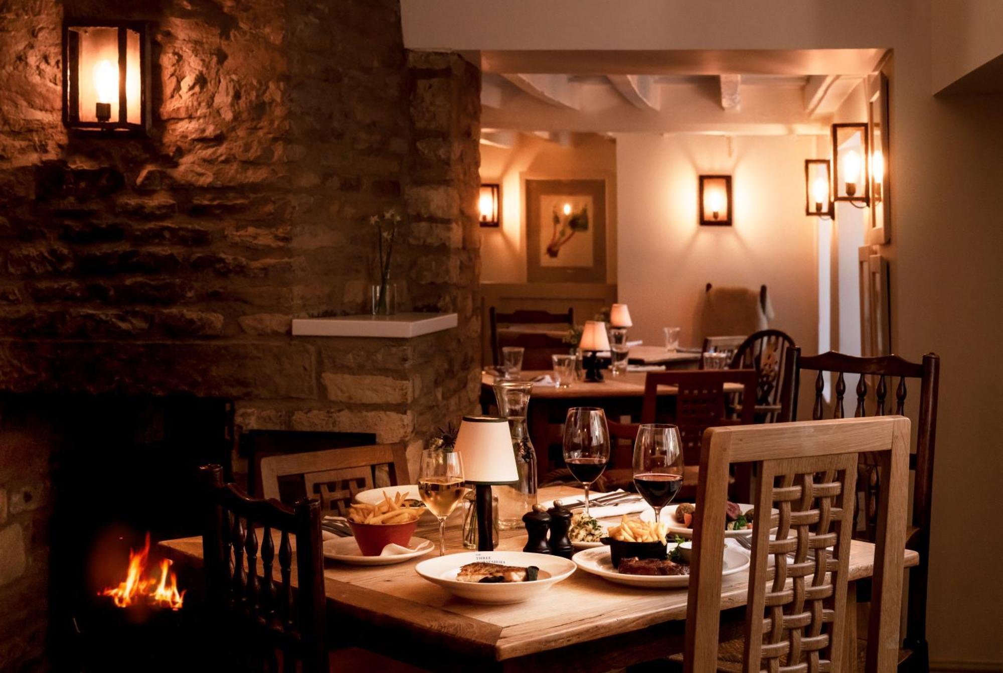 The Three Horseshoes Asthall Exterior photo